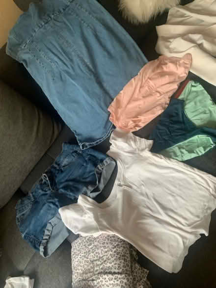 Photo of free Women’s clothes sz M 28 (West san jose) #3