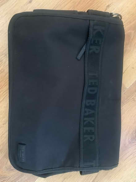 Photo of free TED BAKER bag over shoulder (GU12) #1