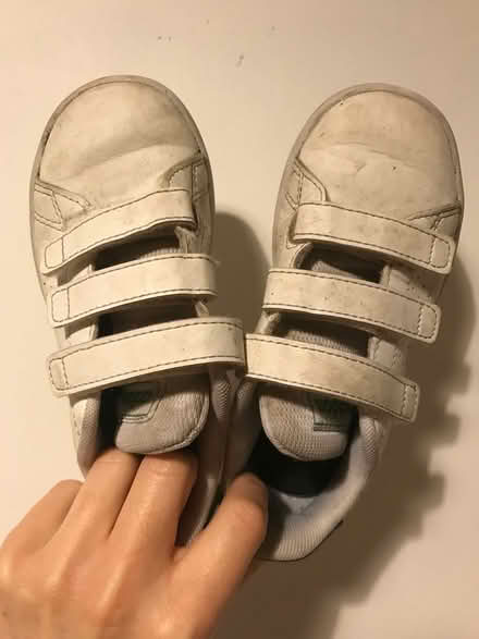 Photo of free UK10 kid Stan Smith trainers (SK1) #4