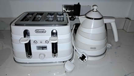 Photo of free DeLonghi Kettle and Toaster (Stubbington PO14) #1