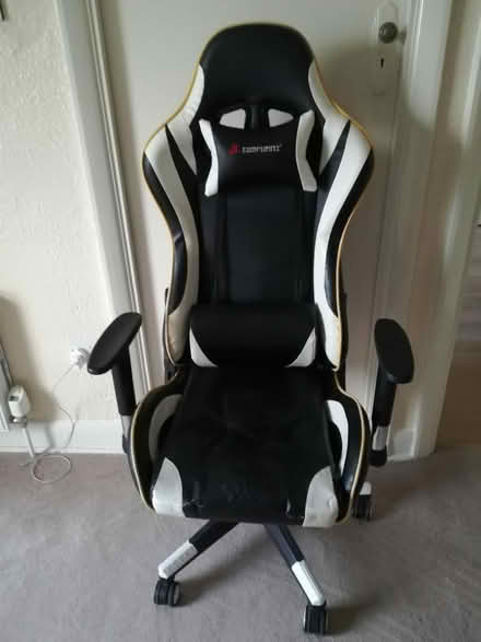 Photo of free Gaming chair (Sutton SM2) #1