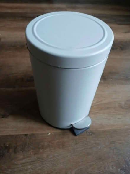 Photo of free Small white bin (WD23 Bushey) #1