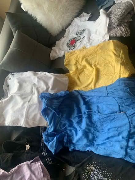 Photo of free Women’s clothes sz M 28 (West san jose) #4