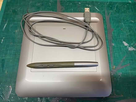 Photo of free Wacom Bamboo drawing tablet (Stroud GL5) #1