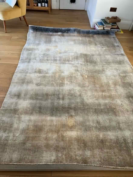Photo of free Large rug (Radlett WD7) #2