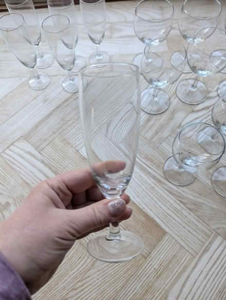 Photo of free Wine and champagne glasses (Kenley CR8) #4