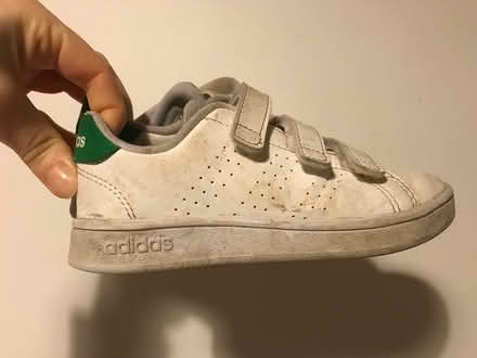 Photo of free UK10 kid Stan Smith trainers (SK1) #1