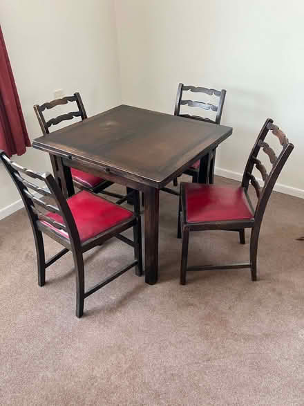 Photo of free Solid wood extendable dining table (Cotgrave NG12) #2