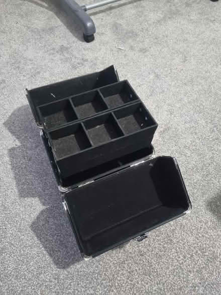 Photo of free Vanity case makeup box (Dunstable LU5) #2