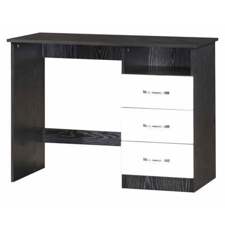 Photo of free Desk/ dressing table (Nw102ef) #1