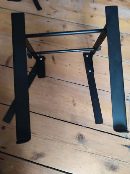 Photo of free DJ laptop stand, missing screw (Bedminster BS3) #1