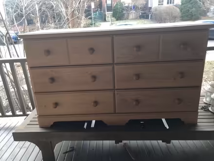 Photo of free dresser - 6 drawers (Roncesvalles) #1