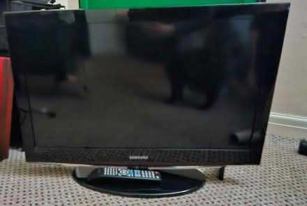 Photo of free 32 inch tv (Stradbroke S13) #1