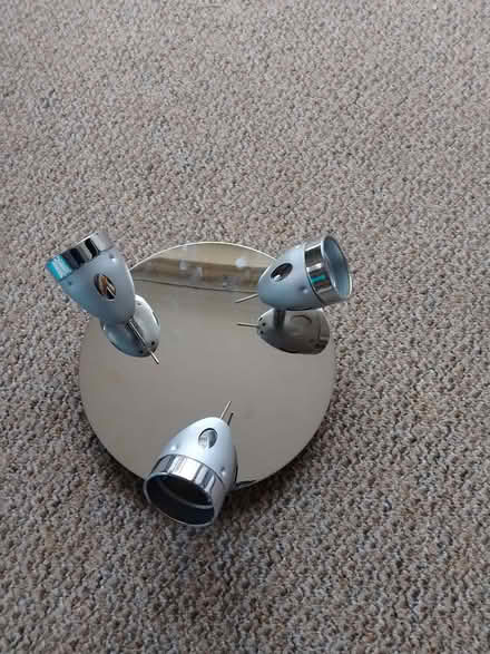 Photo of free 2 sets of 3 Sharp spotlights (Starkholmes DE4) #1