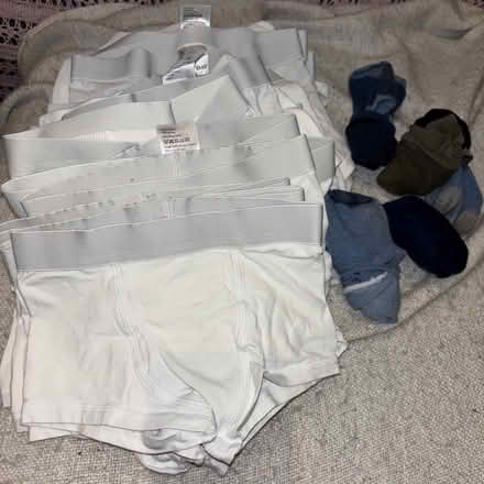 Photo of free 25+ Pairs Boys White Pants / Socks (TW9) #1
