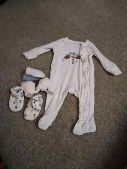 Photo of free Baby clothes 0 to 3 months (Ng15dn, the park, nottingham) #4