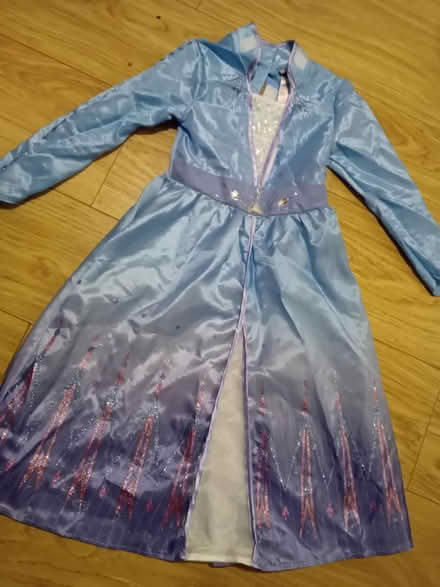 Photo of free Girl 's dress 5‐-6 years (Tooting) #1