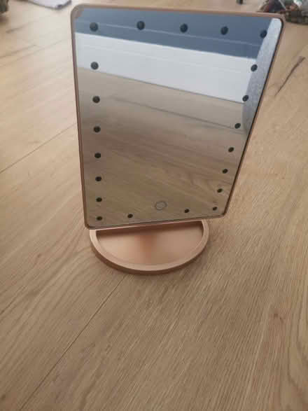 Photo of free Small Illuminated Beauty Mirror (TN28) #1