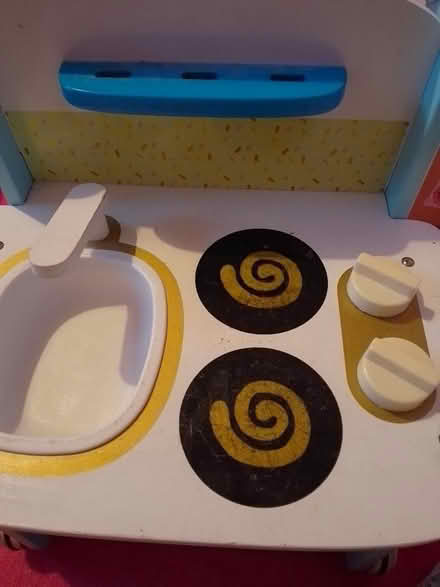 Photo of free Small elc toy kitchen / oven (Lindale LA11) #2