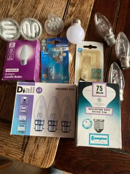 Photo of free Selection of light bulbs (RUshden NN10) #1