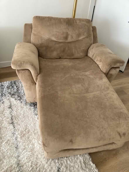 Photo of free Chaise recliner (electric) (East Hollywood) #1