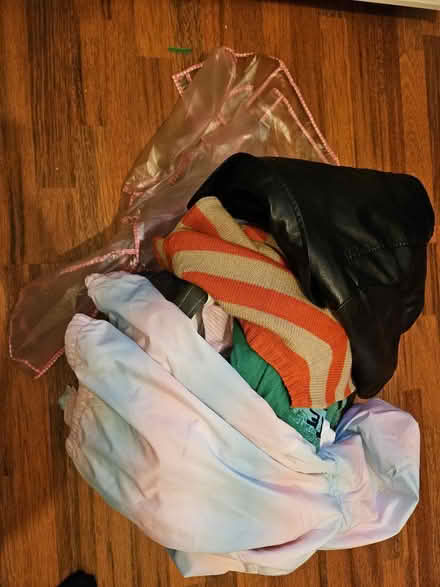 Photo of free Ages 3-5 girl clothes (South Norwood SE25) #1