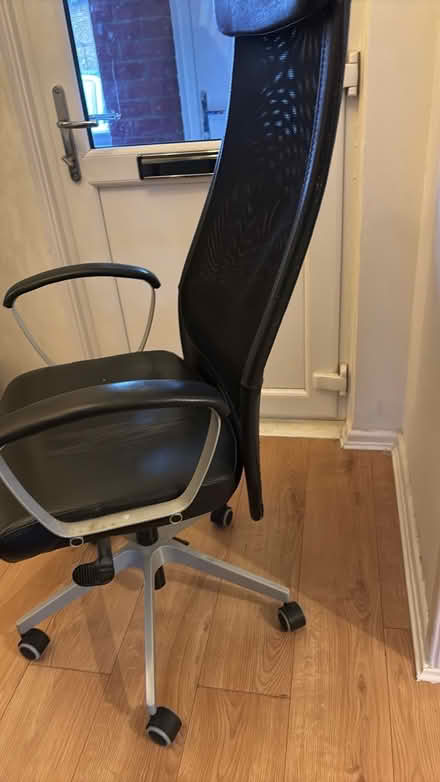 Photo of free Office chair (CR0 New Addington) #3