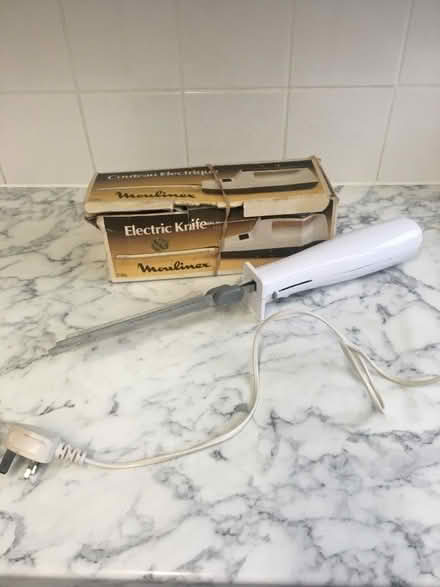 Photo of free Electric knifes (Toot Hill CM5) #1
