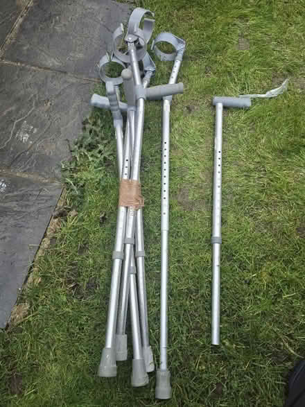 Photo of free X5 Crutches and 1 walking stick (TW5) #1