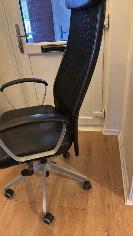 Photo of free Office chair (CR0 New Addington) #2