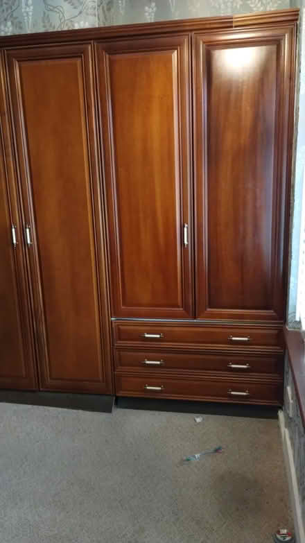 Photo of free Fitted wardrobe Doors x7 (EN4 8NY) #3