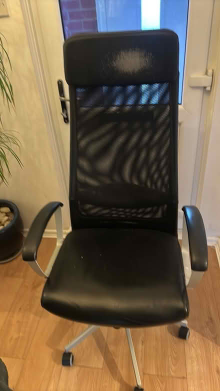 Photo of free Office chair (CR0 New Addington) #4