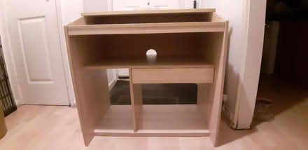 Photo of free Desk - Perivale, UB6 (Perivale) #3