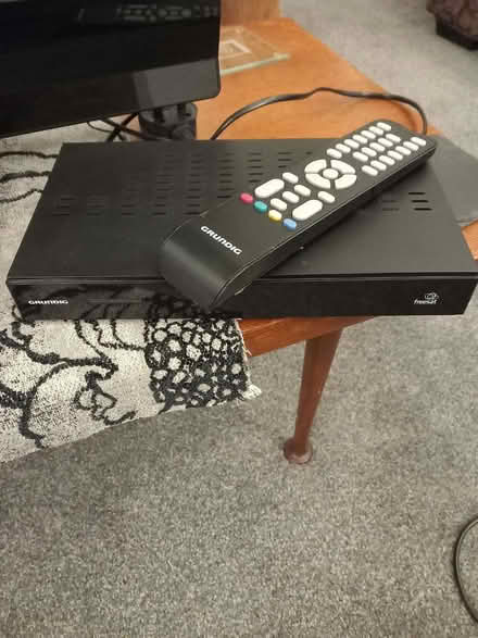Photo of free Toshiba Regza TV + Grundig Freesat Box (Boarsgreave) #2