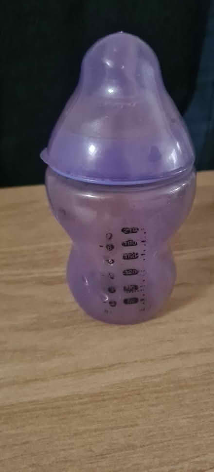 Photo of free 8 Tommee Tippee Baby Bottles (TN23) #1