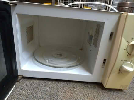 Photo of free Microwave (Daisy Hill BD9) #2