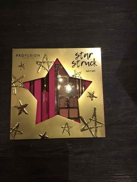Photo of free Make-up gift set (Surrey Quays SE16) #1