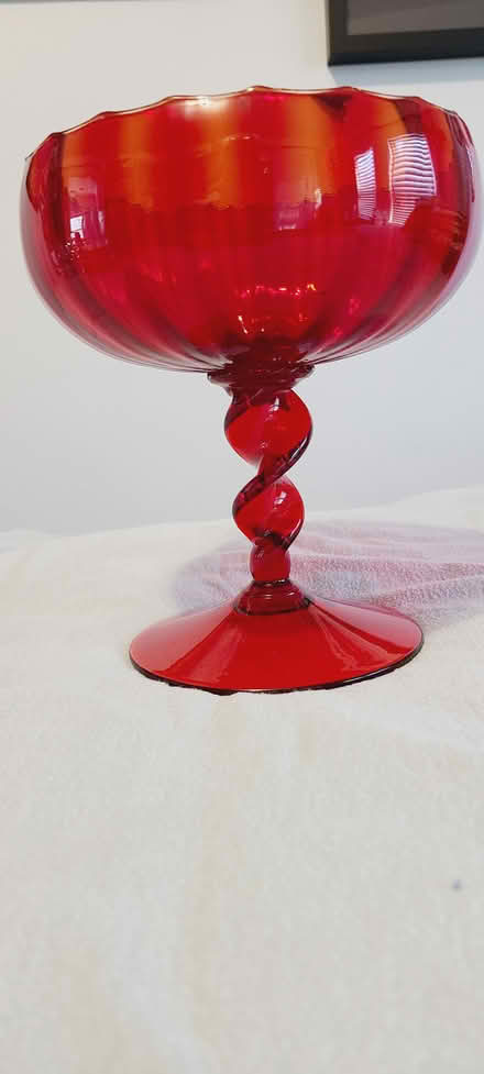 Photo of free Decorative red glass serving bowl (White Plains, New York) #1