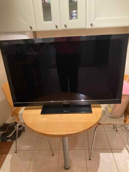 Photo of free Flatscreen tv (Central Horsham) #1
