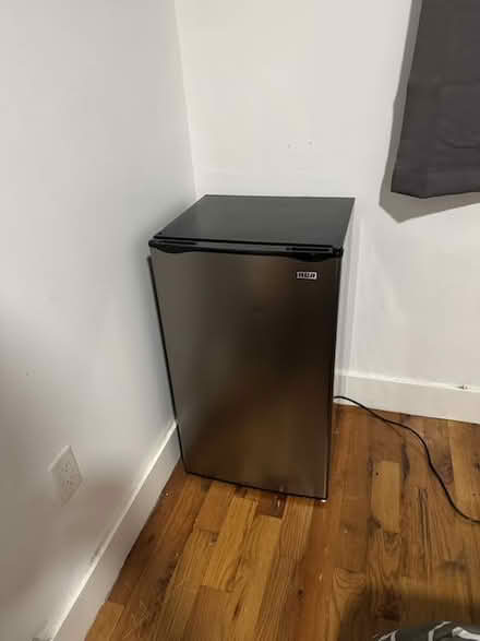 Photo of free Black leather sofa, minifridge, etc (Bed-Stuy) #3