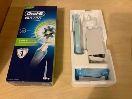 Photo of free Oral B PRO 600 cross action electric toothbrush (Spring Park CR0) #2