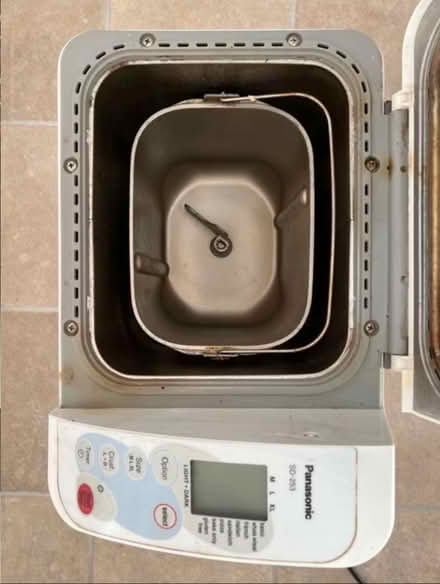 Photo of free Bread maker (SL6 Cox Green) #3