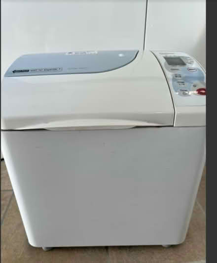 Photo of free Bread maker (SL6 Cox Green) #1