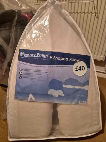 Photo of free memory foam v shaped pillow (Kettering NN15) #1