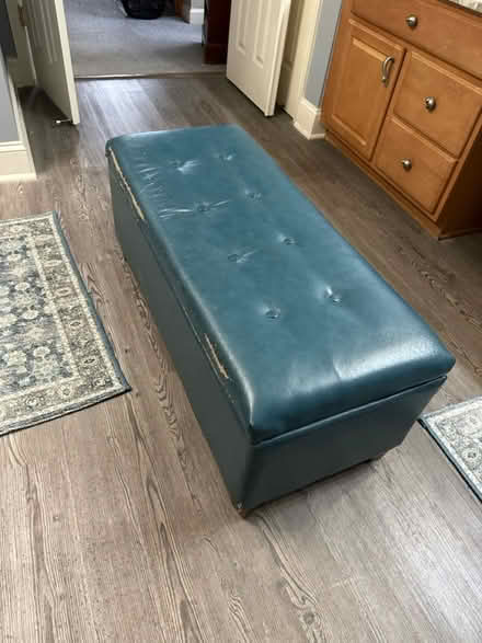 Photo of free Bench storage ottoman (Monrovia - off Bartholows Road) #1