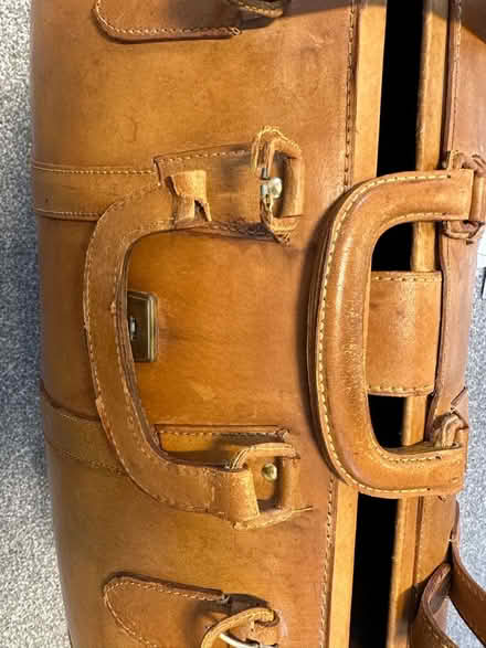 Photo of free Vintage tan leather Gladstone bag (Burton green) #4
