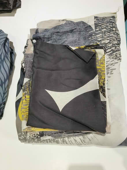 Photo of free 4 single duvet covers/pillowslips (Earlswood RH1) #4