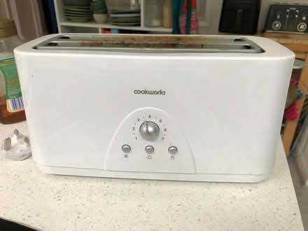 Photo of free 4 slice toaster (Bromley BR1) #1