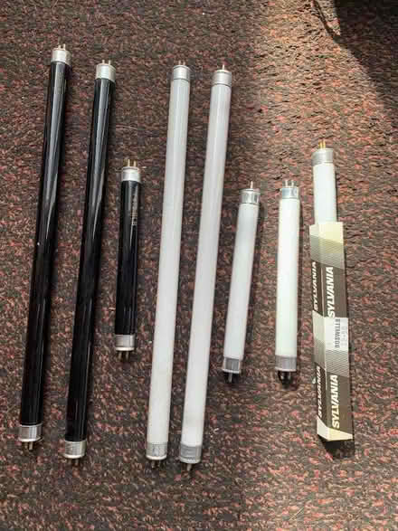 Photo of free 12” / 6” Fluorescent lamps (Peachcroft OX14) #1