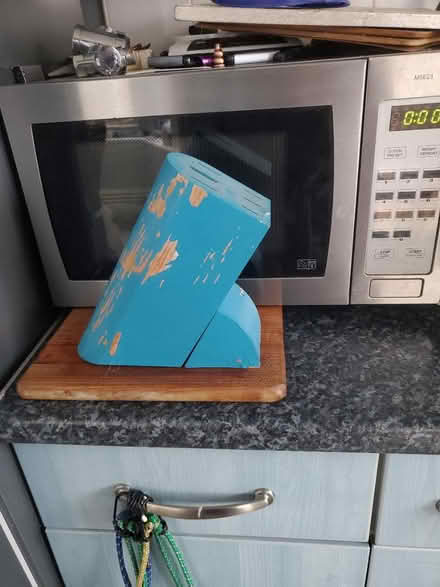 Photo of free Knife block (SE8) #1